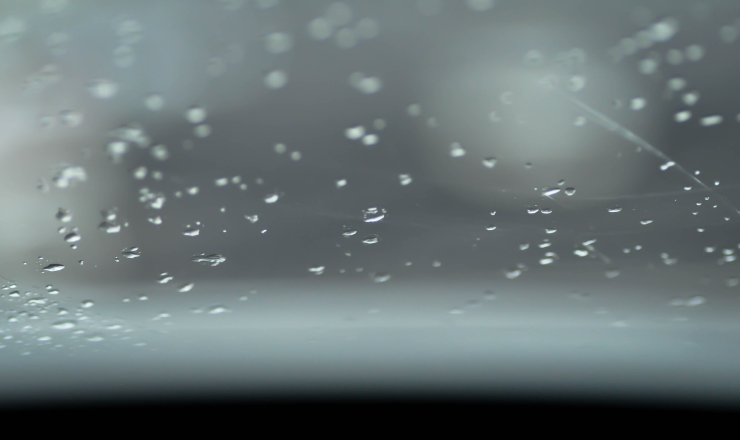 雨季擋風玻璃起霧時該怎麼做1